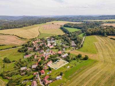 Stavební pozemek v Choceradech