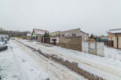 Dvojdomek v Nové Vsi (okr. Praha-východ)