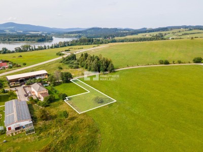 Stavební pozemek o výměře 1 048 m2, Černá v Pošumaví