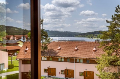 Apartmán o dispozici 3+kk s balkonem přímo na Lipně