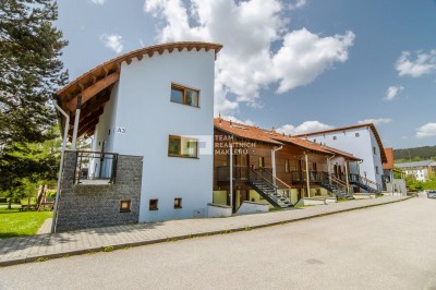 Apartmán o dispozici 3+kk s balkonem přímo na Lipně