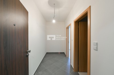 Pronájem, Byty 1+kk, 41m2 - Praha - Hlubočepy