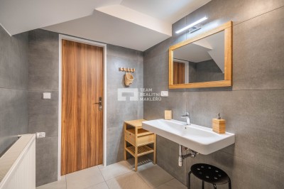 Prodej, Ubytování, 1100 m2 - Kořenov - Polubný