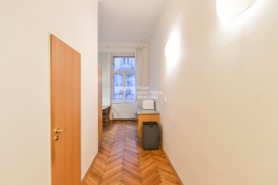 Pronájem bytu 2+1 77m2, Praha 5- Smíchov