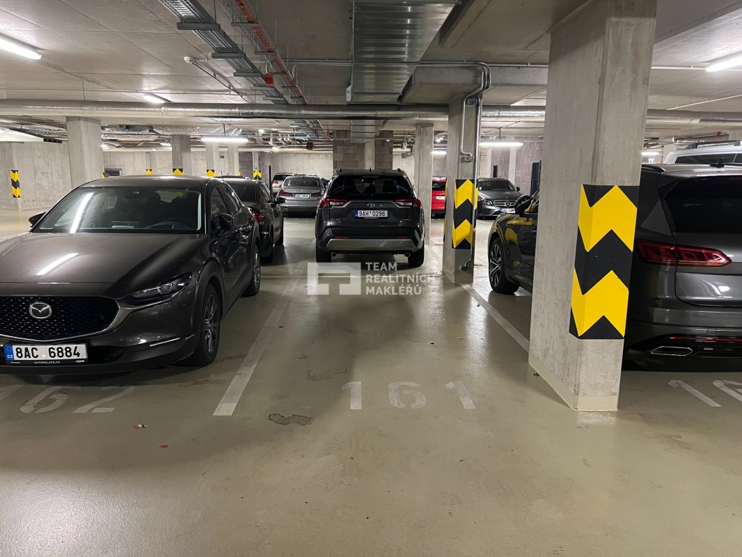 Prodej, Garáže, 12 m2 - Praha - Strašnice