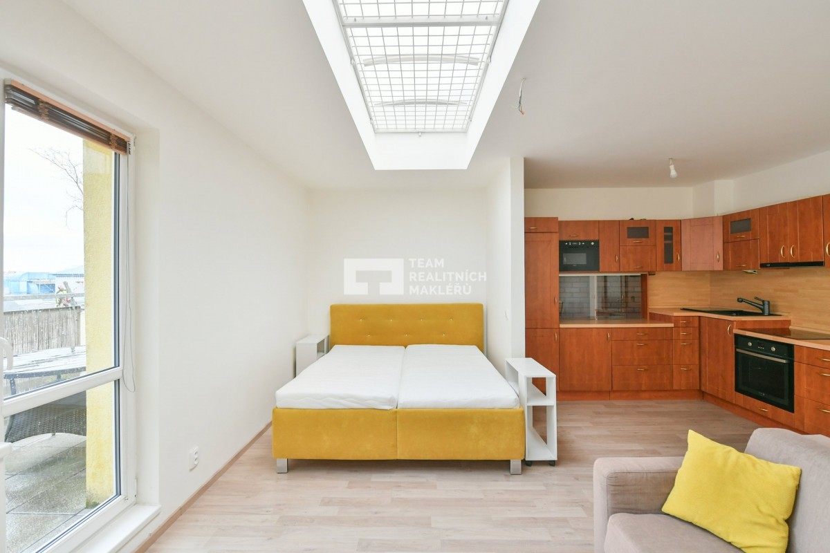 Pronájem, Byty 1+kk, 39m2 - Praha - Michle
